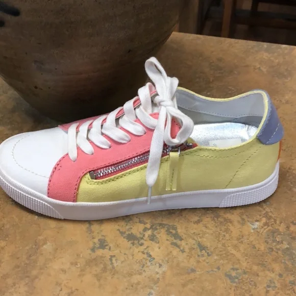 Dolce Vita Zaza Retro Sneakers - Picture 3 of 15